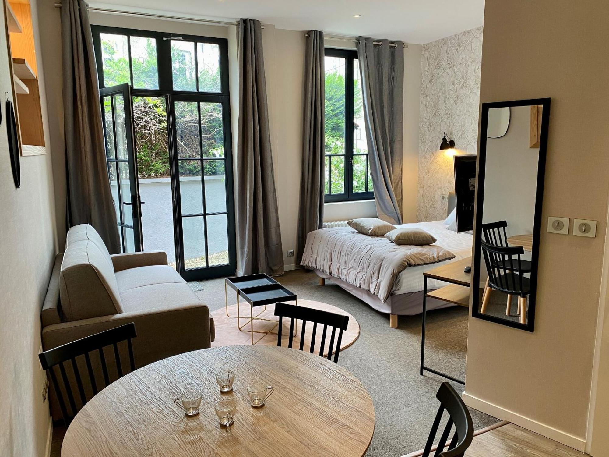 La Villa Beaupeyrat - Apparthotels De Charme Dans Batisse De Caractere A 400M Du Coeur De Ville De Limoges Szoba fotó